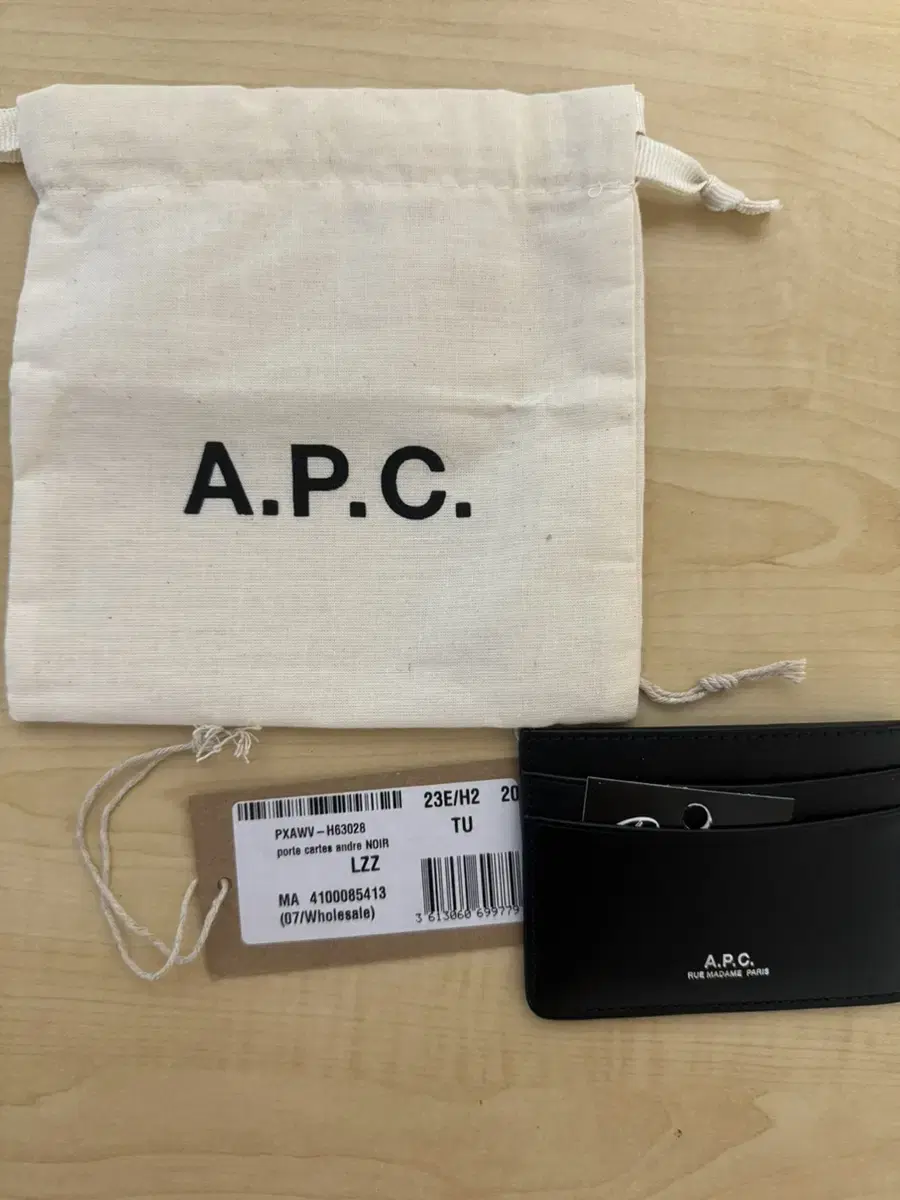 (새상품)A.P.C. Andre 로고 프린트 카드홀더